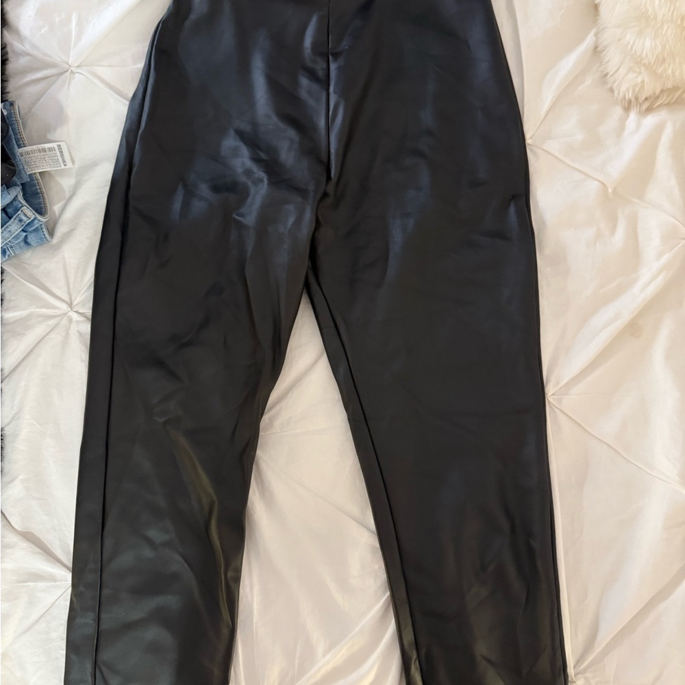 Black Women's faux leather Leggings